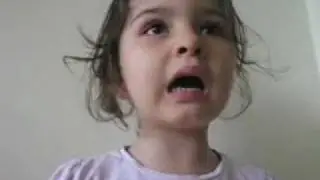 Une petite fille pas comme les autres ( Batna ) funny little girl