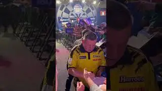 Darts walk on. Dave chisnall. #walkon #darts #pdc #grandprix