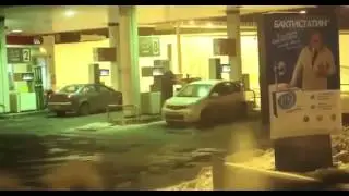 Не стоит женщинам пить за рулем!!! а то можно  начудить!!!