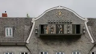 Goslar Glocken  und Figurenspiel am Markt