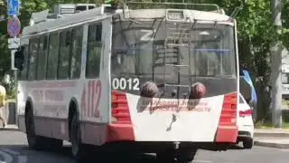 Троллейбус ЗиУ 9 на остановке метро Планерная