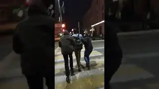 Молодого человека задержали люди в штатском на митинге в Краснодаре 21 апреля