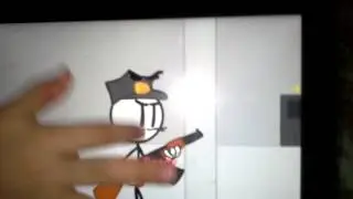 Играю в забавную игрушку, с сестрой.
