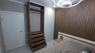 Стильный шкаф купе со стеклянными дверьми в спальную комнату на заказ