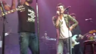 Michael Franti - Walk And Don't Look Back