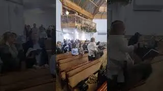 Біблію - книгу Божих правд подайте.