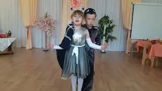 Дуэт Мухи и Паука из мюзикла 