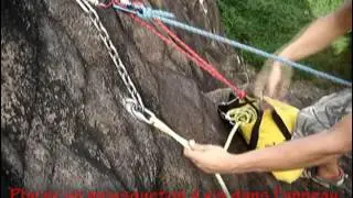 rappel débrayable sur mousqueton avec noeud demi cabestan