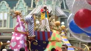 Disney World Surprising the Hubby