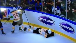 Kid gives Nordstrom the middle finger