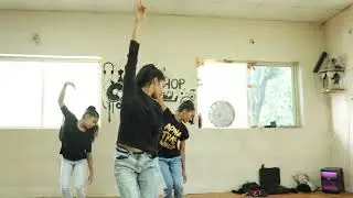 Dance performance Kaisi Teri khudgarji song