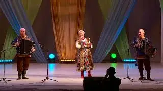 «Плачет русская гармошка» - ансамбль народной песни «Завалинка».