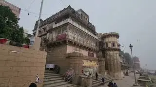 La Universidad en la India, Varanasi