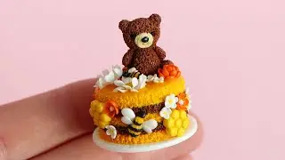 Miniature cake with bear and bee🐻🐝Polymer clay