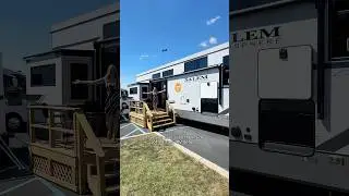 2 story RV with over 530 sq ft of living space 🤯 