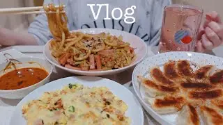 VLOG 🍜 Japanese and Korean Comfort Meals 🍙 Homebody Grocery Shopping and going to Daiso 🥟