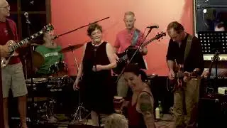 Robin Lloyd & Bluestone deliver "Midnight In Harlem"