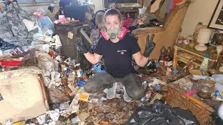 Extreme Cleaning: She Lived Alone With Spiders and Cockroaches — Look at It NOW!