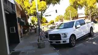 Angry anti-vaxxer goes insane