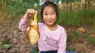 Primitive Technology - Roasted Chicken with Salt on Clay Pot  - Cooking with Little Girl