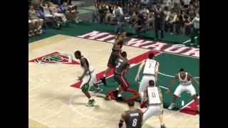 [NBA 2k13 blooper] Dwyane Wade's slam-shot