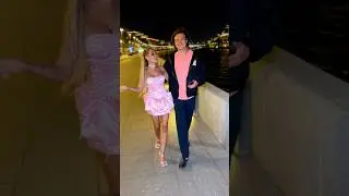 Анна Калашникова и Прохор Шаляпин 💗 прогуливаются по Москве напевая народный хит «Русская душа» 🌟