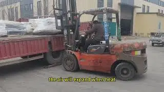 What's the matter with the excavator's breaker hammer that doesn't make any sound?