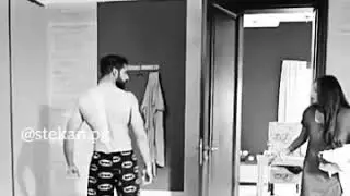 Стесняется мужа 🙈😄