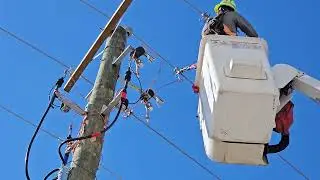Apprentice energizing padmount transformer