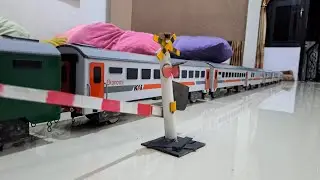Miniatur Kereta Api - Lokomotif CC201 - Gerbong Penumpang Ekonomi