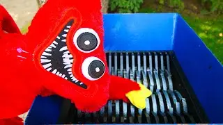 HUGGY WUGGY hugs the FAST SHREDDER!