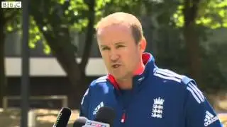 Ashes 2013-14: Andy Flower wants to stay on with