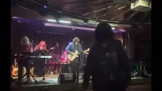 Fernando Perdomo And The Out To Sea Band "Sara Smile" ft. John Bisaha(Of The Babys) On The Blue
