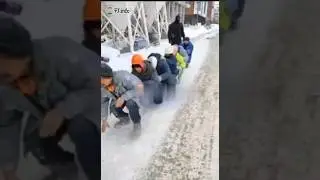 Екатеринбург.Гуськом перед полицейскими