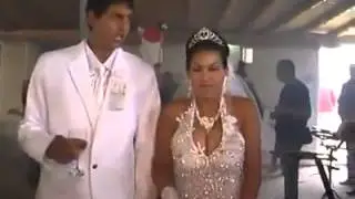 ▶ Cum folosesc tiganii artificiile la nunta  - razi de mori !!!