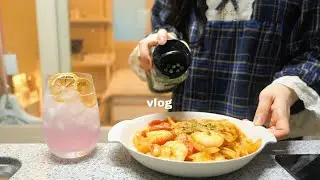It's exam period, but I'll eat!🍽🏡(Tomato spaghetti, green grape juice, tofu kimchi, egg bread)