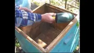 Electric hair dryer in beekeeping