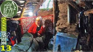 A Woman Lives Alone in a Green Hut in Winter | It's Raining | Scary Screams in the Dark