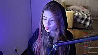 гайка увеличила губы