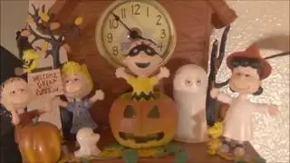 Review of Peanuts Halloween party Cuckoo clock by Bradford Exchange
