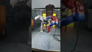 Posing Marvel Legends Spiderman Ben Reilly. #marvellegends #spiderman #actionfigure #mainan