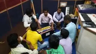 संगीत सीखे !! आज कान्हा रिकॉर्डिंग स्टूडियो में संगीत गुरु को रखा गया जो कि बच्चों को सिखाएंगे .....