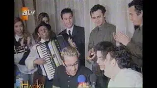 Hasan Husan Qayumovlar istanbulda mashhur sanatkorlar davrasida  mehmonda