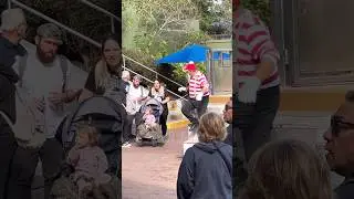 Tom the mime