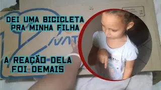 Dei um presente pra minha filha e a ração dela foi incrível 🥺😍 - mãe aos 19