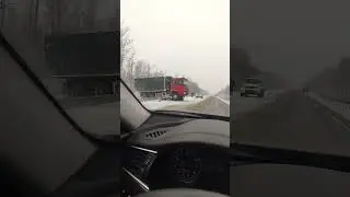 Аварии на трассе Владивосток-Москва . Погода резко изменилась .Смотреть до конца .