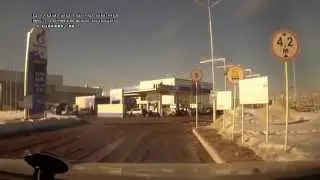 Коварная обочина. ДТП в Тюмени 01.03.2015