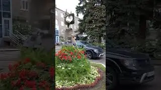 Ukraine,Харьков,Инсталляции у Дворца Бракосочетаний.
